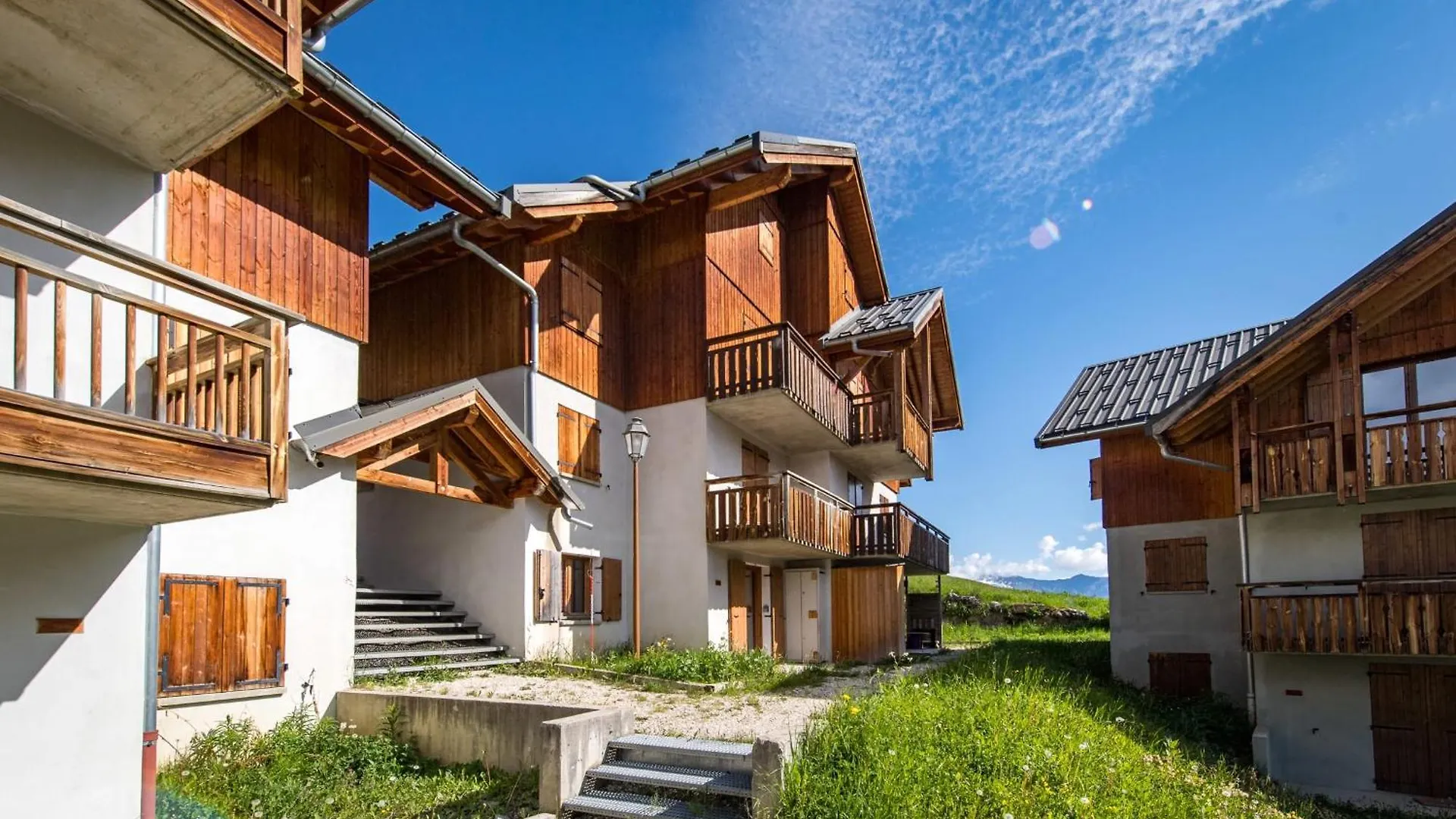 Apartment For 4 To 6 People In Albiez-Montrond
