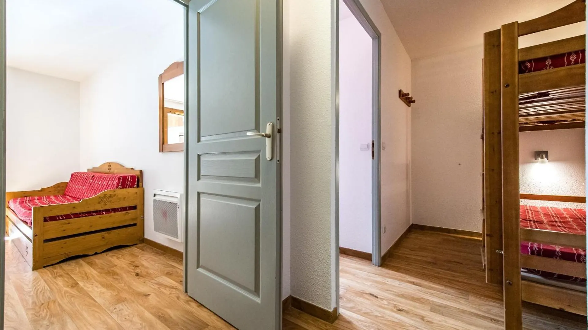 Apartment For 4 To 6 People In Albiez-Montrond 0*,  France